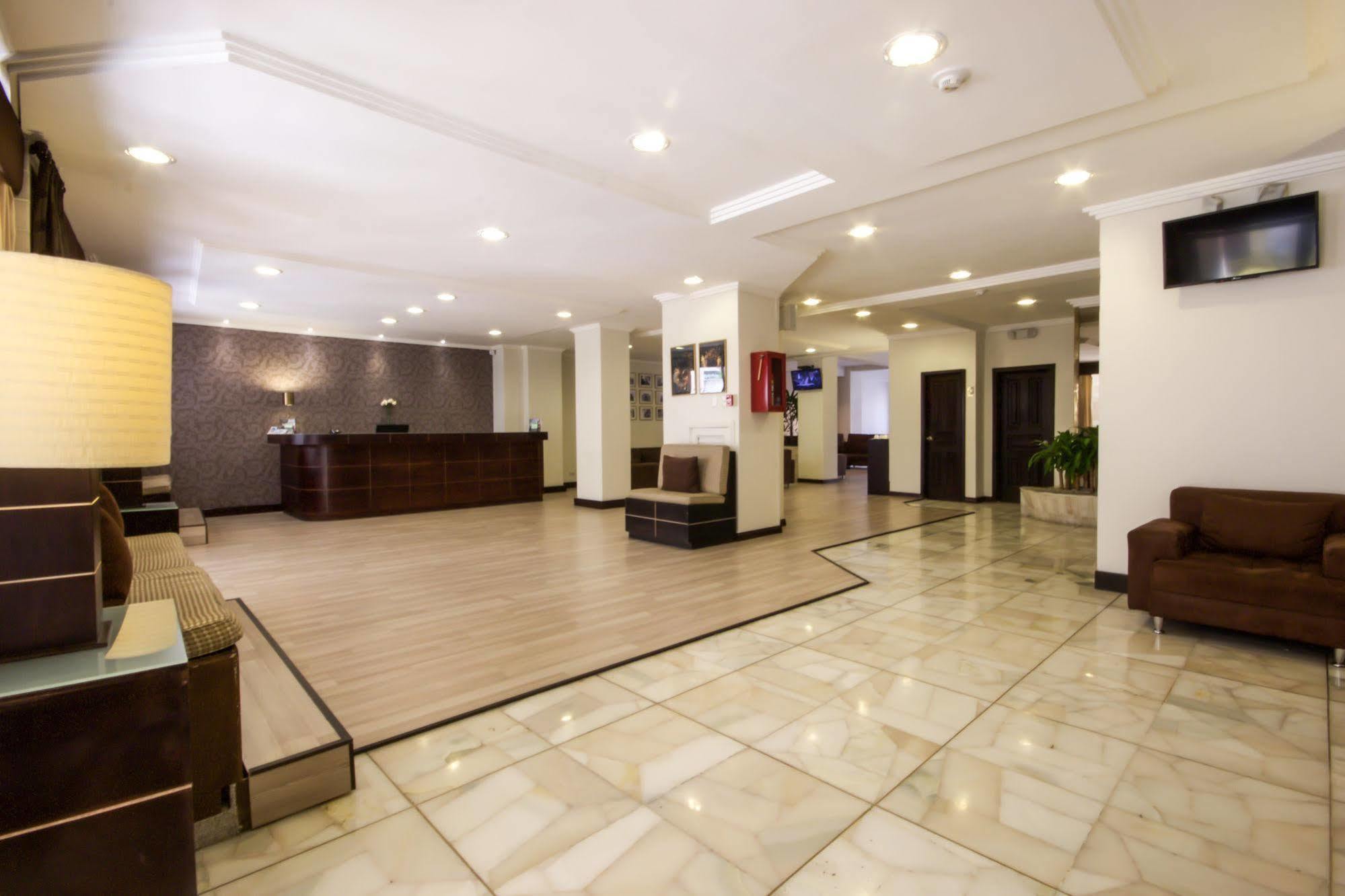Hotel Presidente 쿠엔카 외부 사진